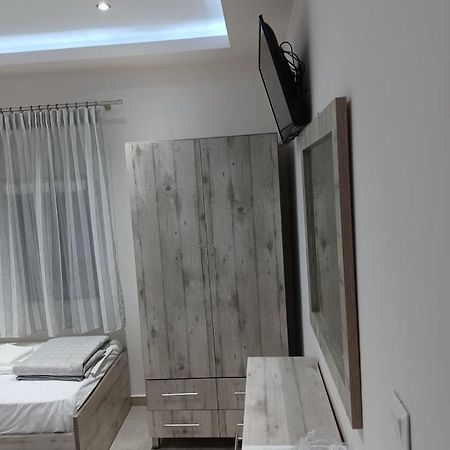 Ladenis Studios Nea Plagia Bagian luar foto